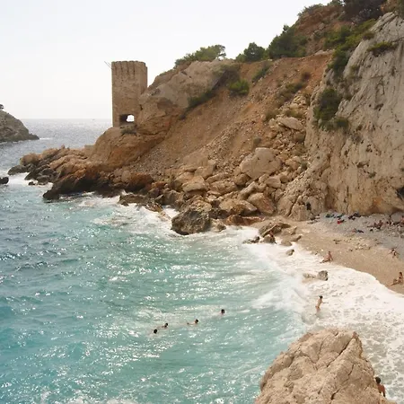 Holiday home Bright And Quiet House With Two Gardens North Shade And South Sun La Ciotat