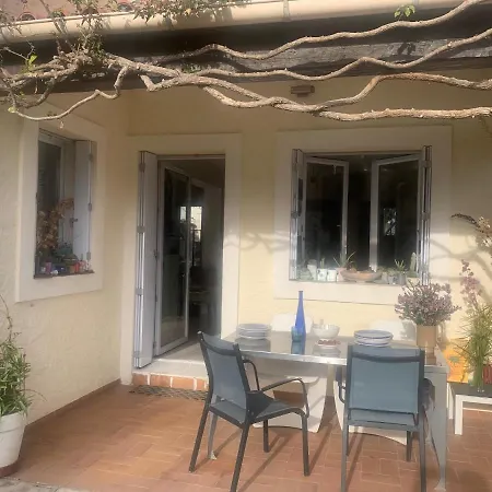 Bright And Quiet House With Two Gardens North Shade And South Sun *