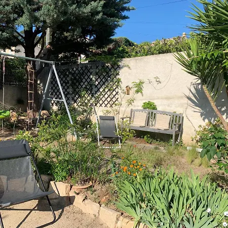 Bright And Quiet House With Two Gardens North Shade And South Sun Casa vacanze *